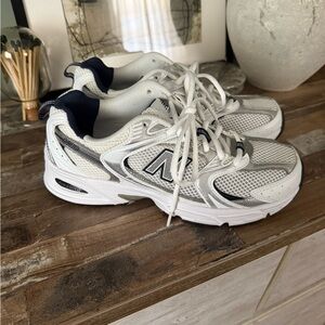 NWOB new balance 530 White and Navy women’s size 9